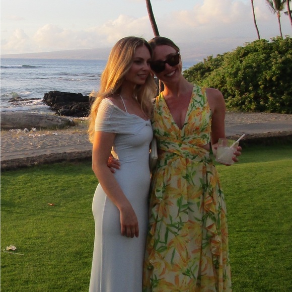 Bernadina
Mesh And Slinky Halter Maxi Dress - Pale Blue - Picture 1 of 4